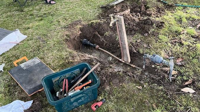 Underground pipe repair and drainage access, Braeside